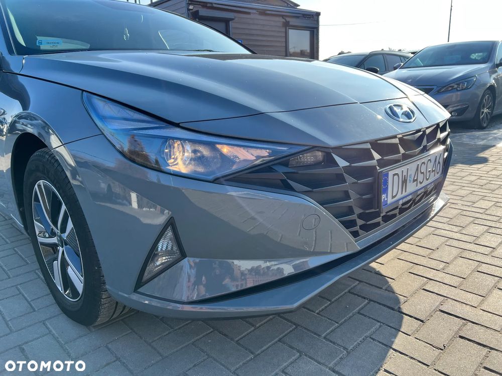 Hyundai Elantra - 38