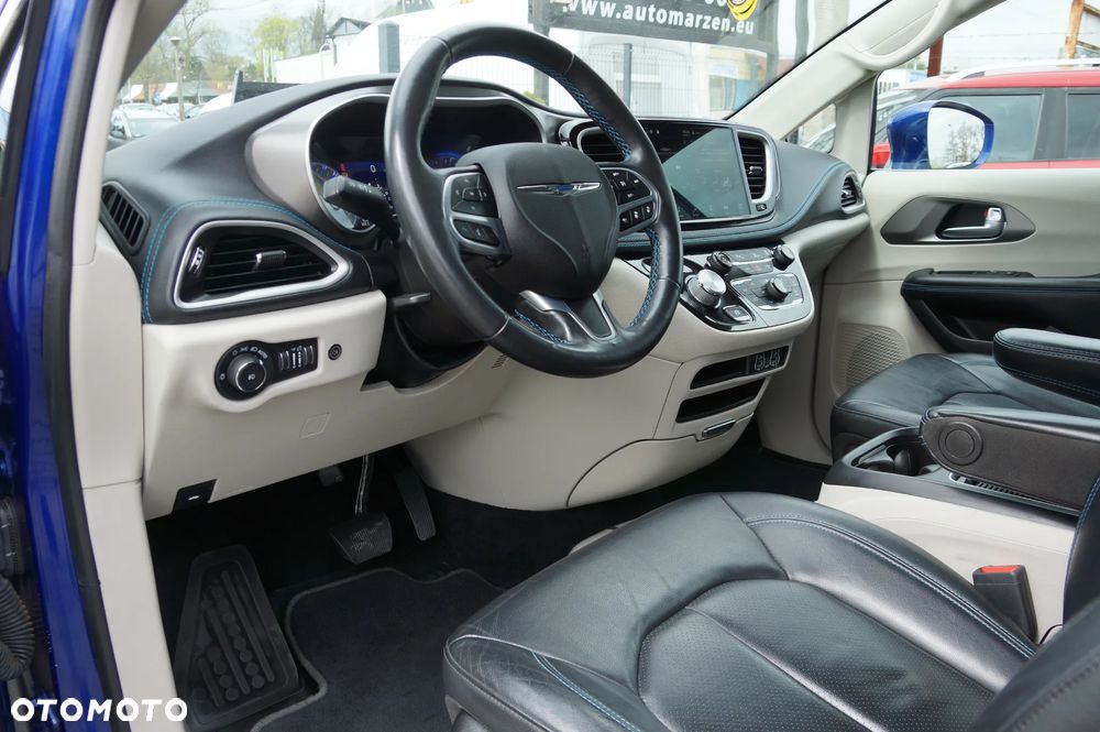 Chrysler Pacifica - 21