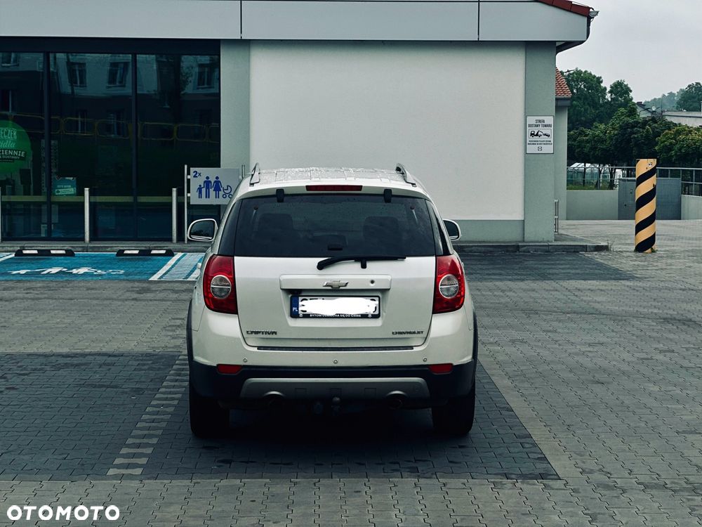 Chevrolet Captiva 2.4 LT+ - 8