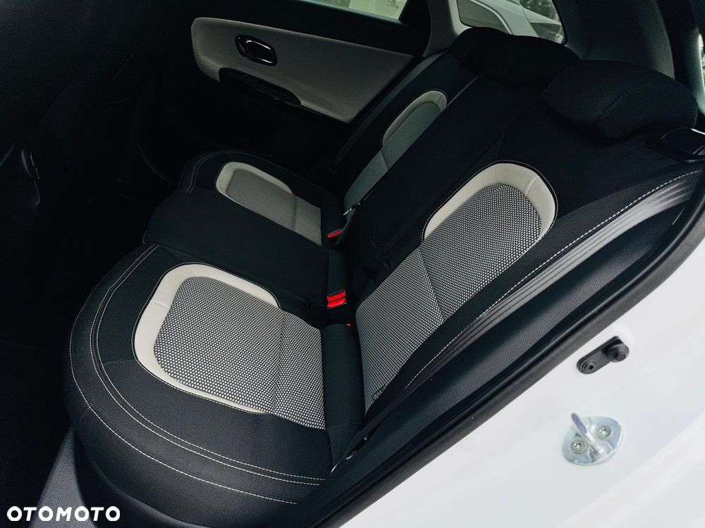 Kia Ceed 1.6 GDI Dream Team Edition - 11