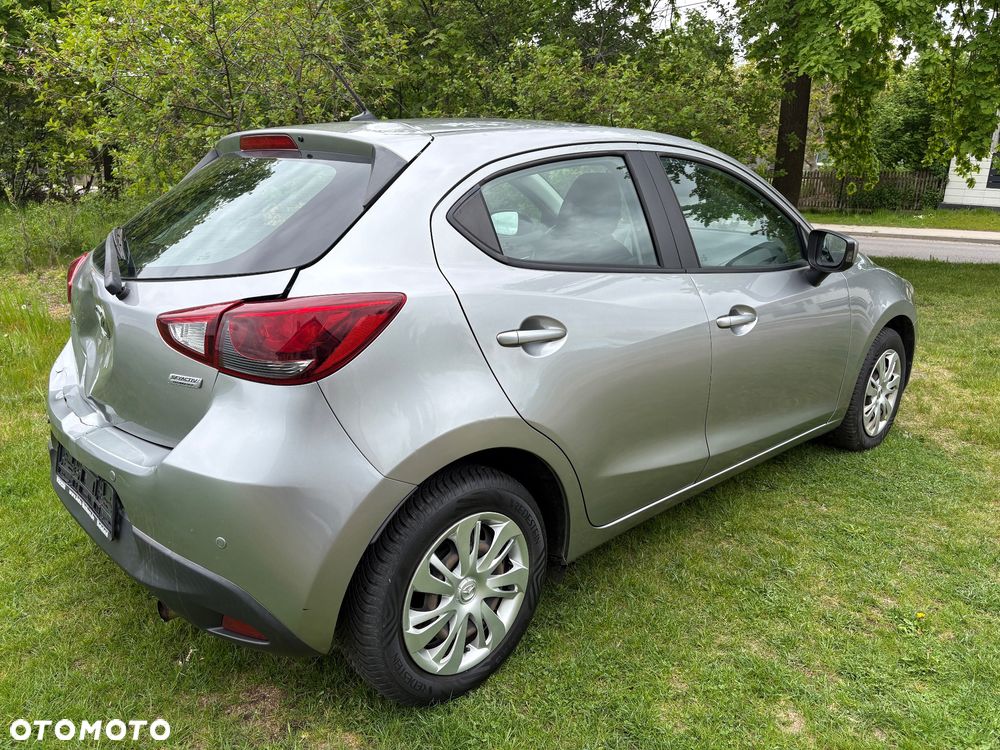 Mazda 2 - 4