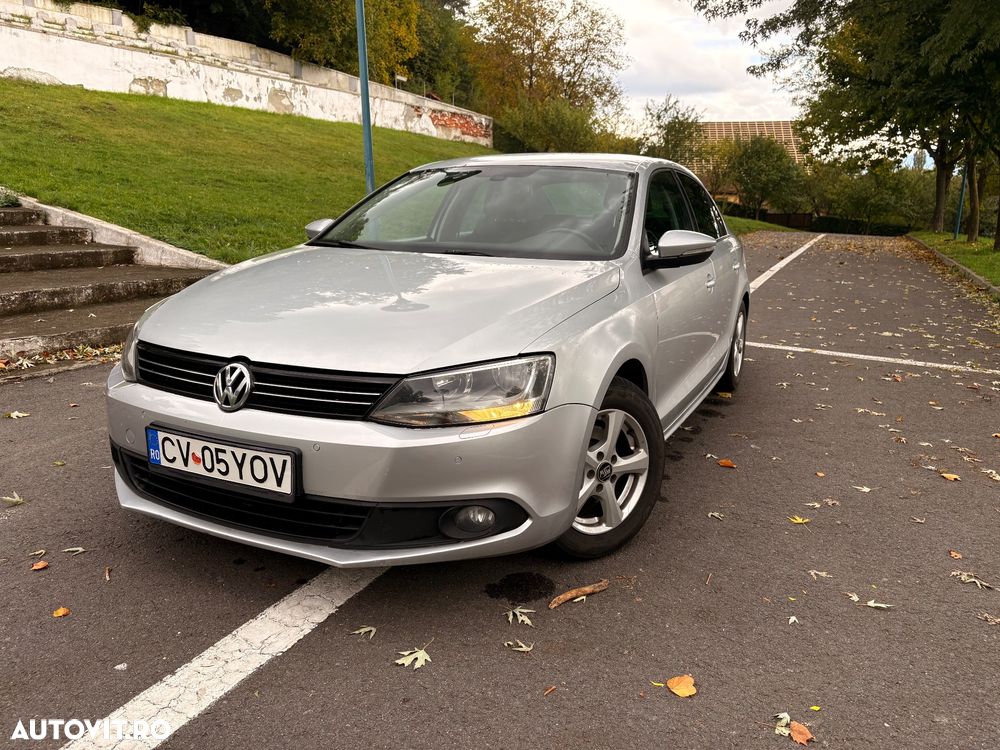 Volkswagen Jetta 1.6 TDI Blue Motion Technology Comfortline - 14