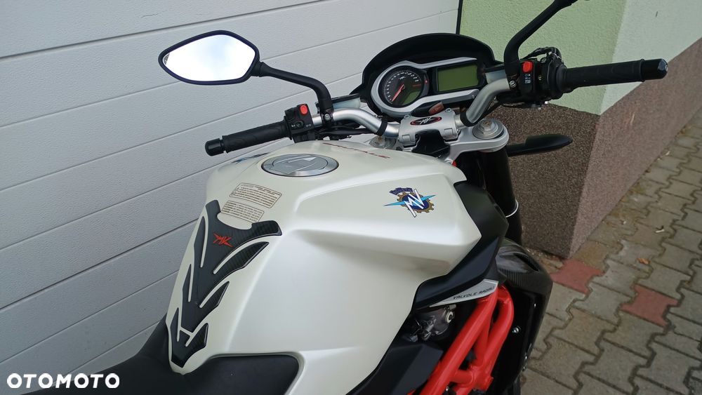 MV AGUSTA Brutale - 32