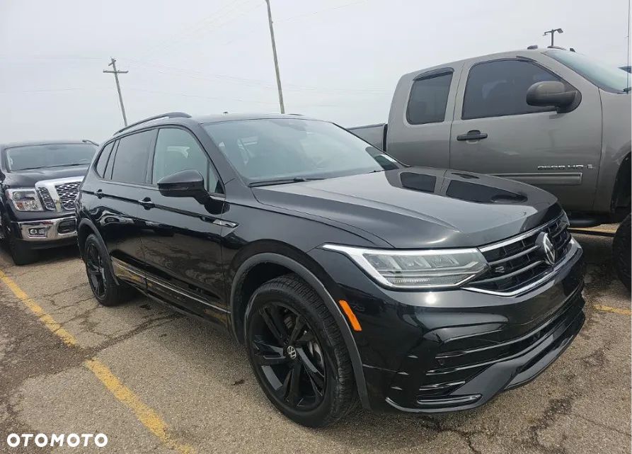 Volkswagen Tiguan - 1