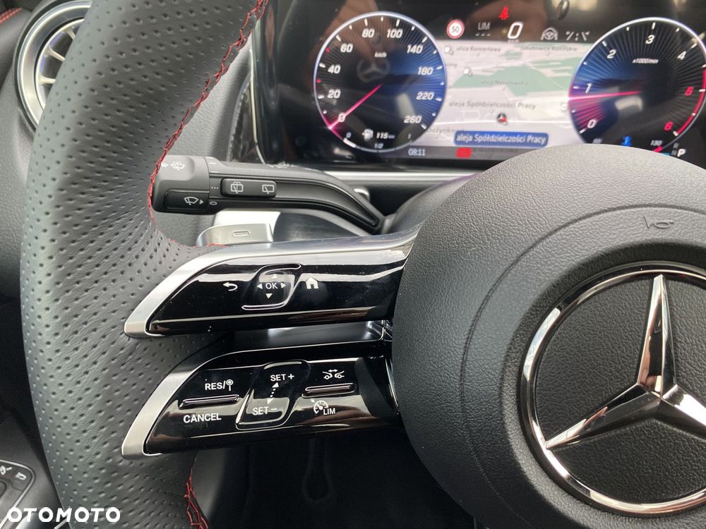 Mercedes-Benz GLB - 12