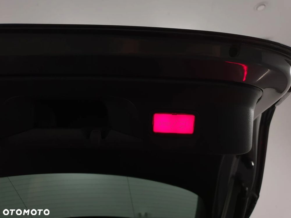 Mercedes-Benz GLC 220 d 4Matic 9G-TRONIC AMG Line Plus - 36