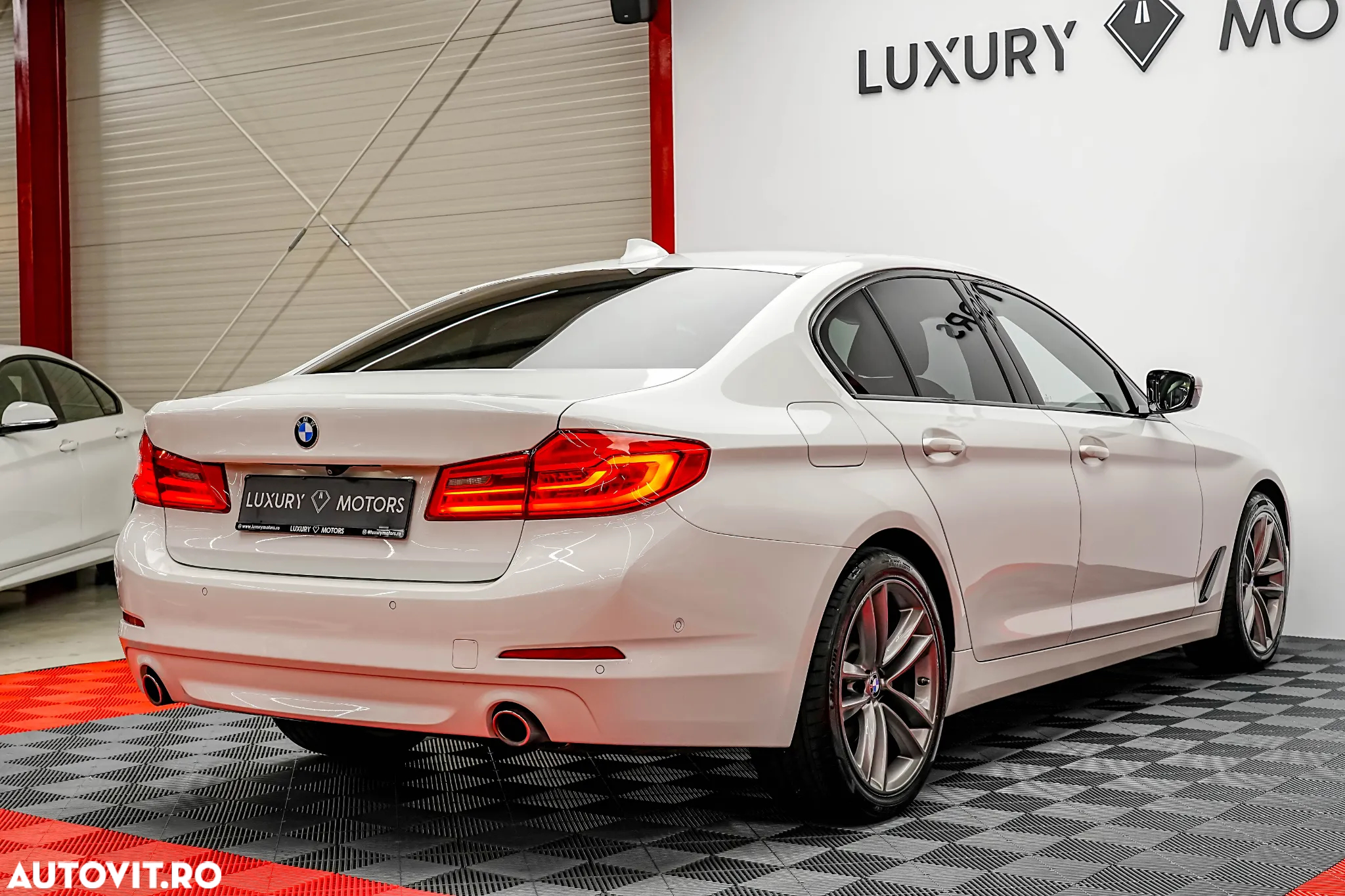 BMW Seria 5 520d Efficient Dynamics Edition Aut. - 15