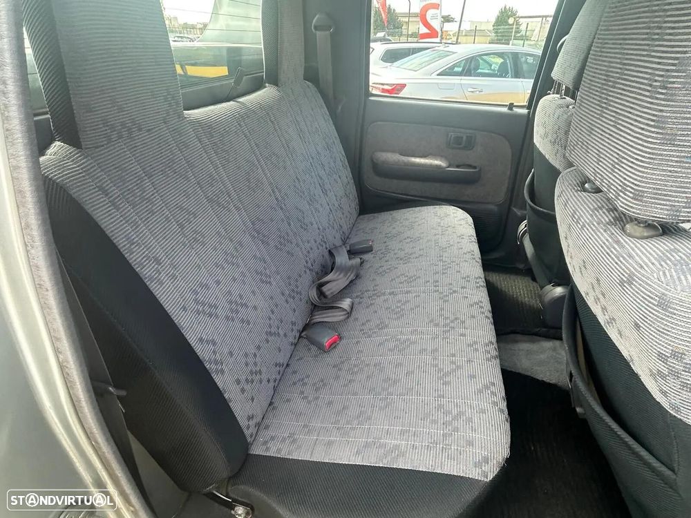 Toyota Hilux 2.5 D4-D Tracker - 12