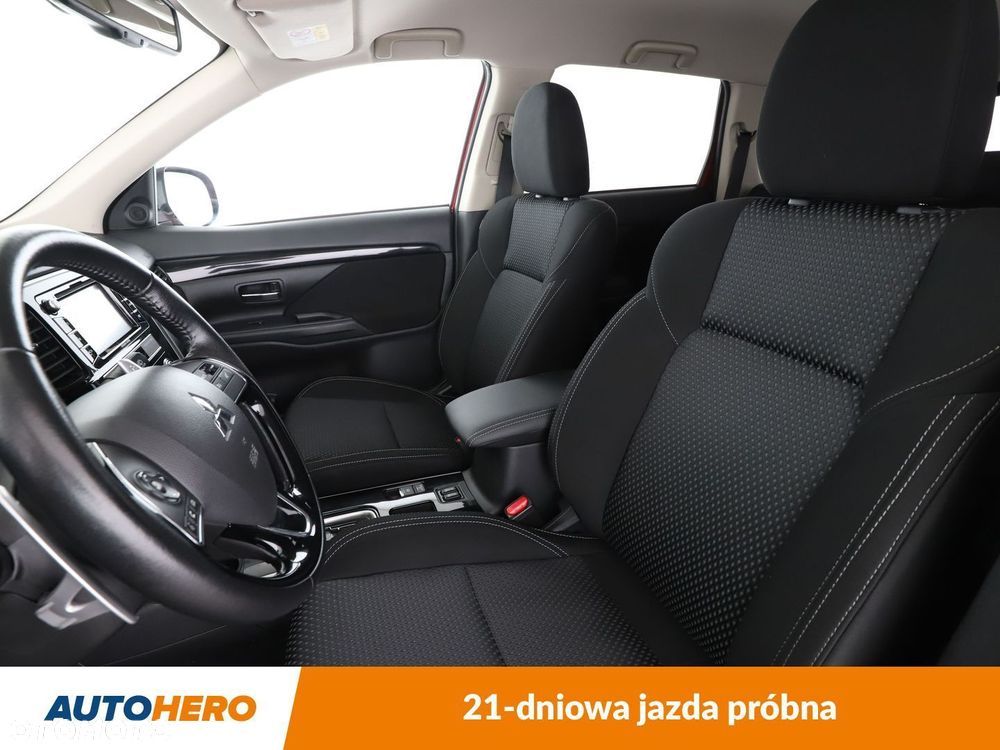 Mitsubishi Outlander - 11