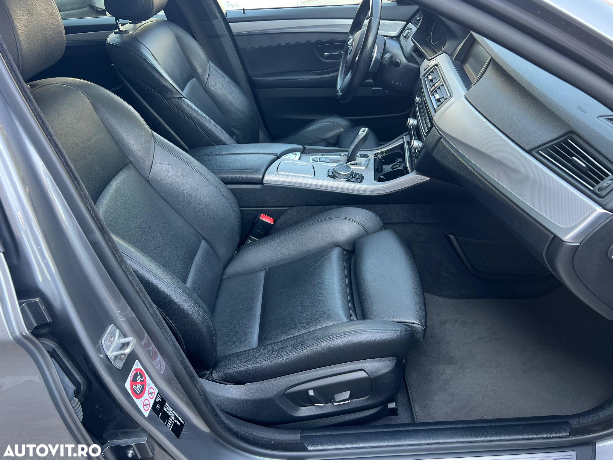 BMW Seria 5 520d AT - 13