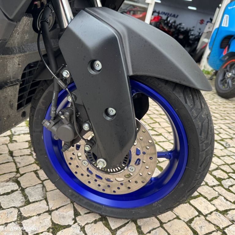 Yamaha NMAX 125 - 23