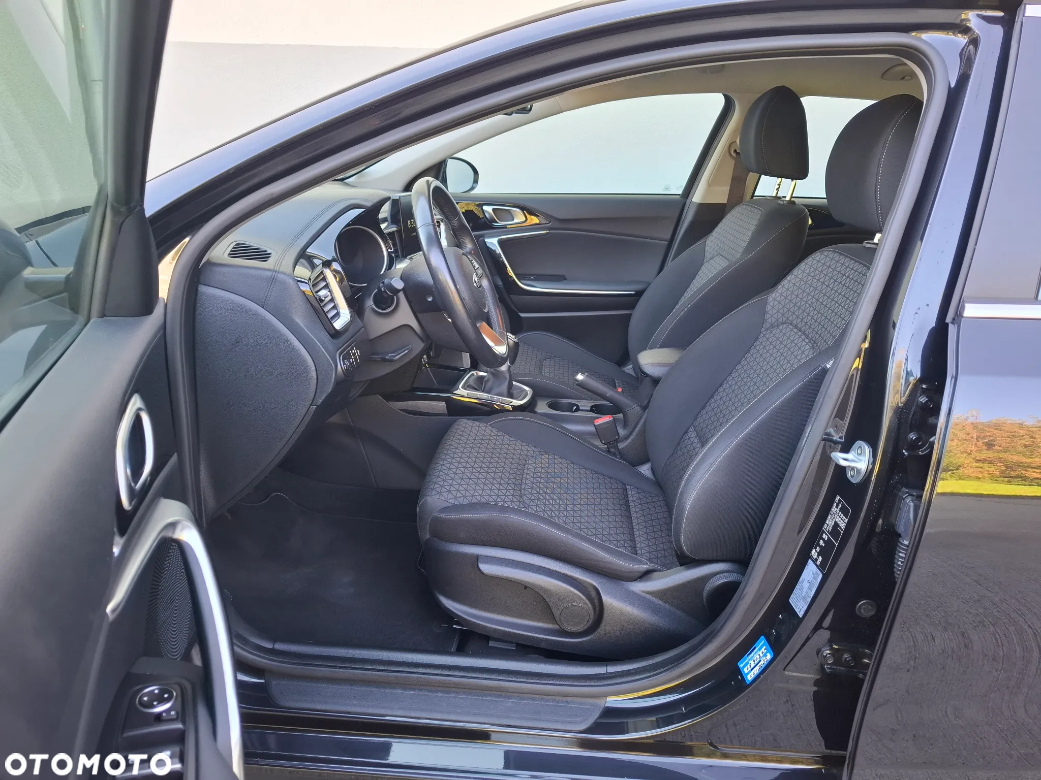 Kia Ceed 1.4 T-GDI OPF Vision - 11