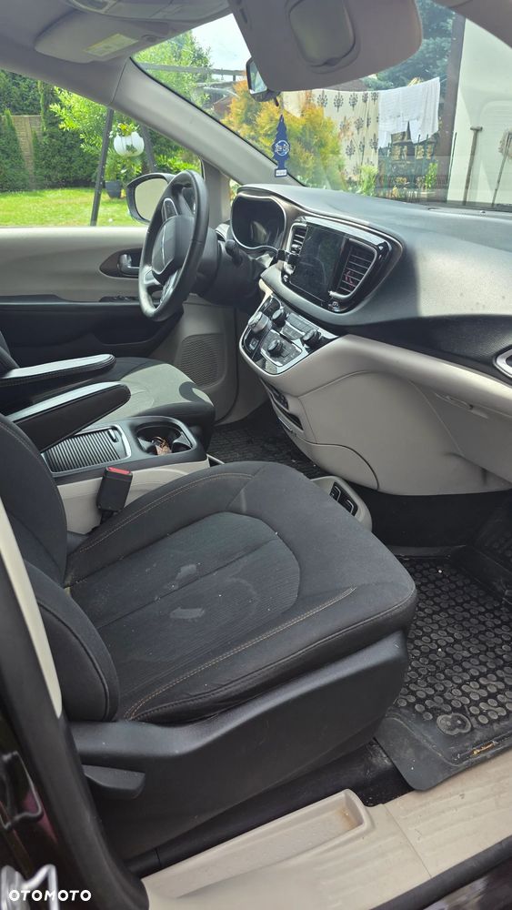 Chrysler Pacifica - 10