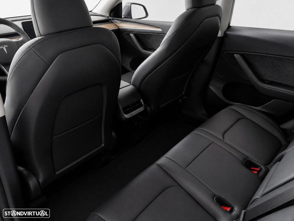 Tesla Model Y RWD - 9