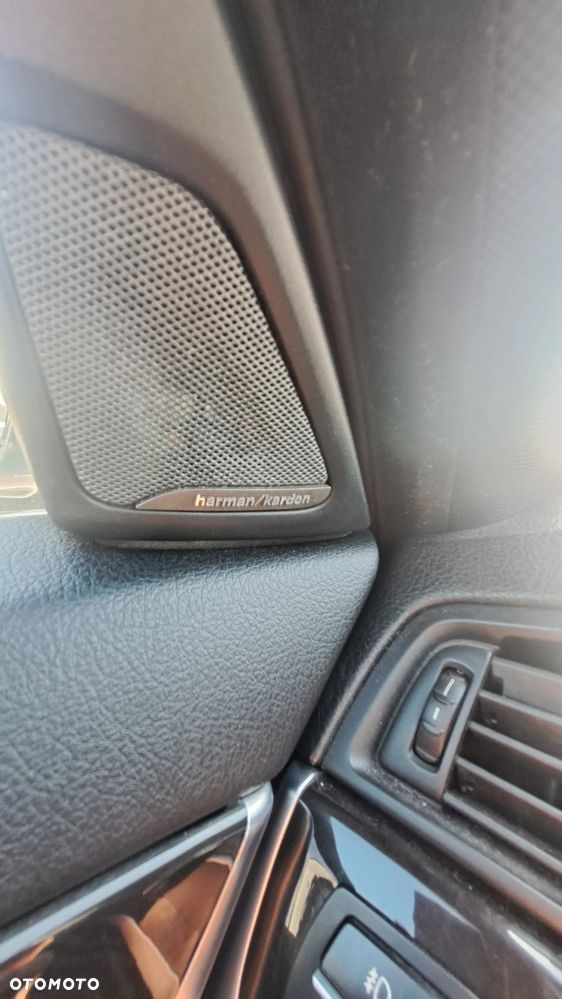 BMW Seria 5 528i - 23