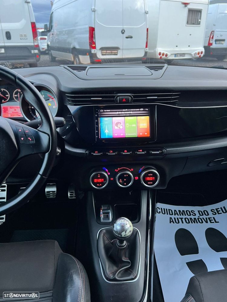 Alfa Romeo Giulietta 1.6 JTDM Distinctive - 27