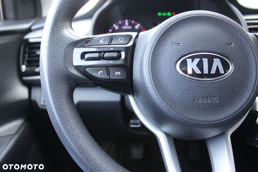 Kia Rio - 32