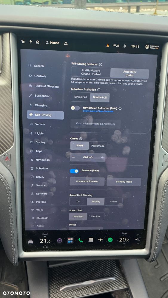 Tesla Model S - 28