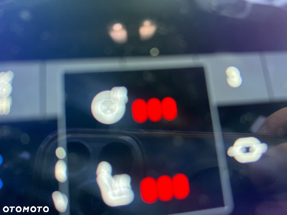 Volvo XC 60 B4 D AWD Plus Dark - 31