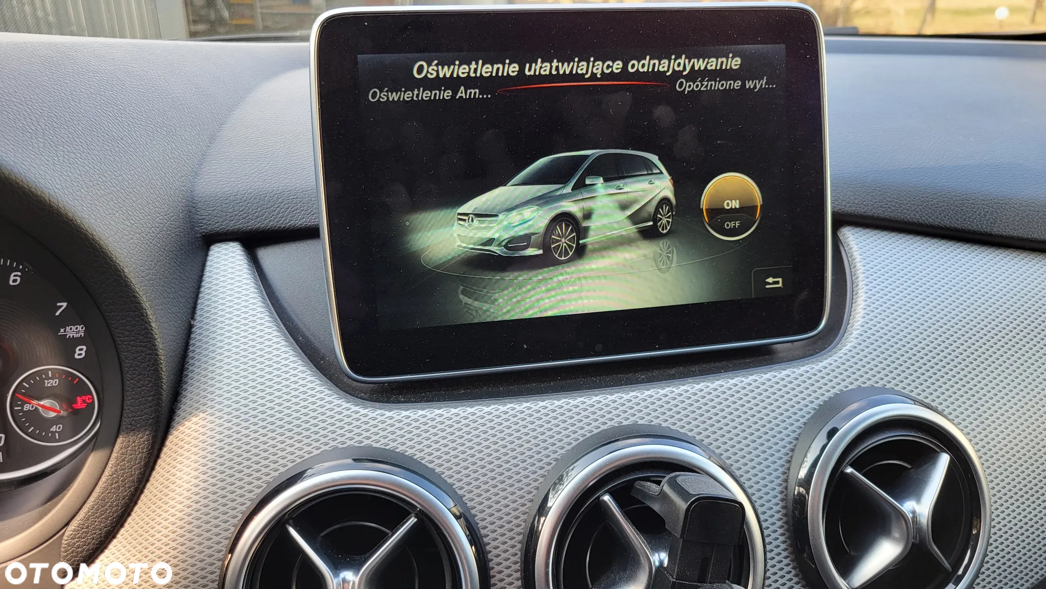 Mercedes-Benz Klasa B 220 4-Matic Urban - 17
