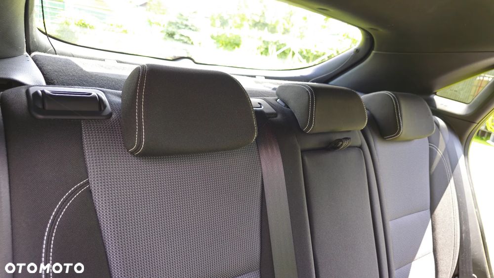 Hyundai i30 1.6 GDI BlueDrive Go DCT - 11