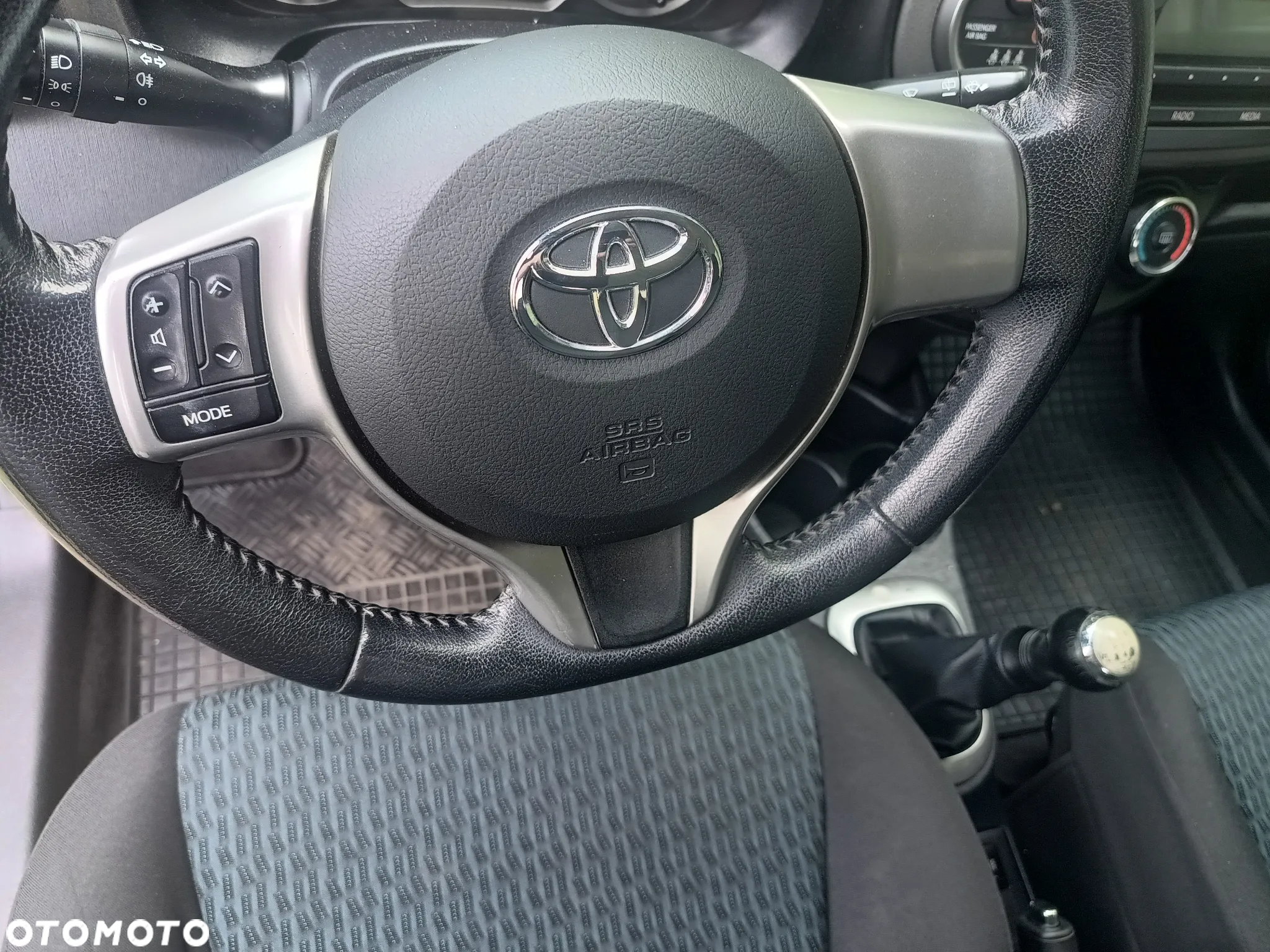 Toyota Yaris 1.0 Luna - 11