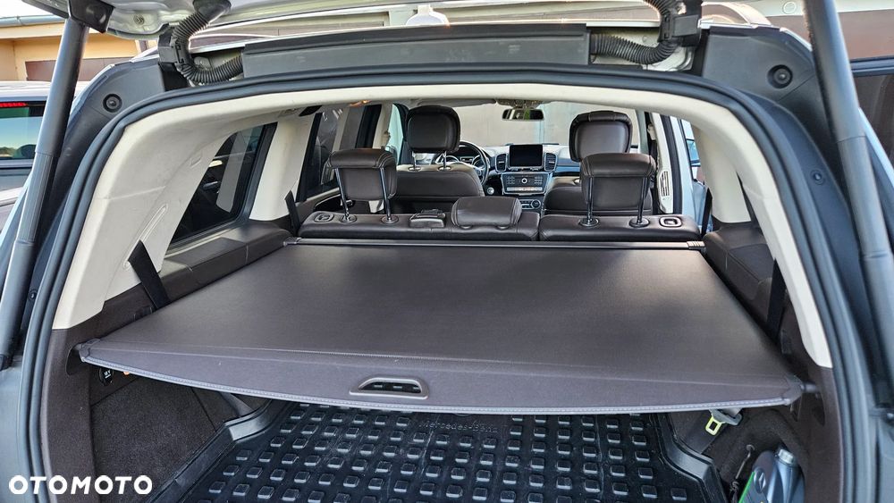 Mercedes-Benz GLS - 21