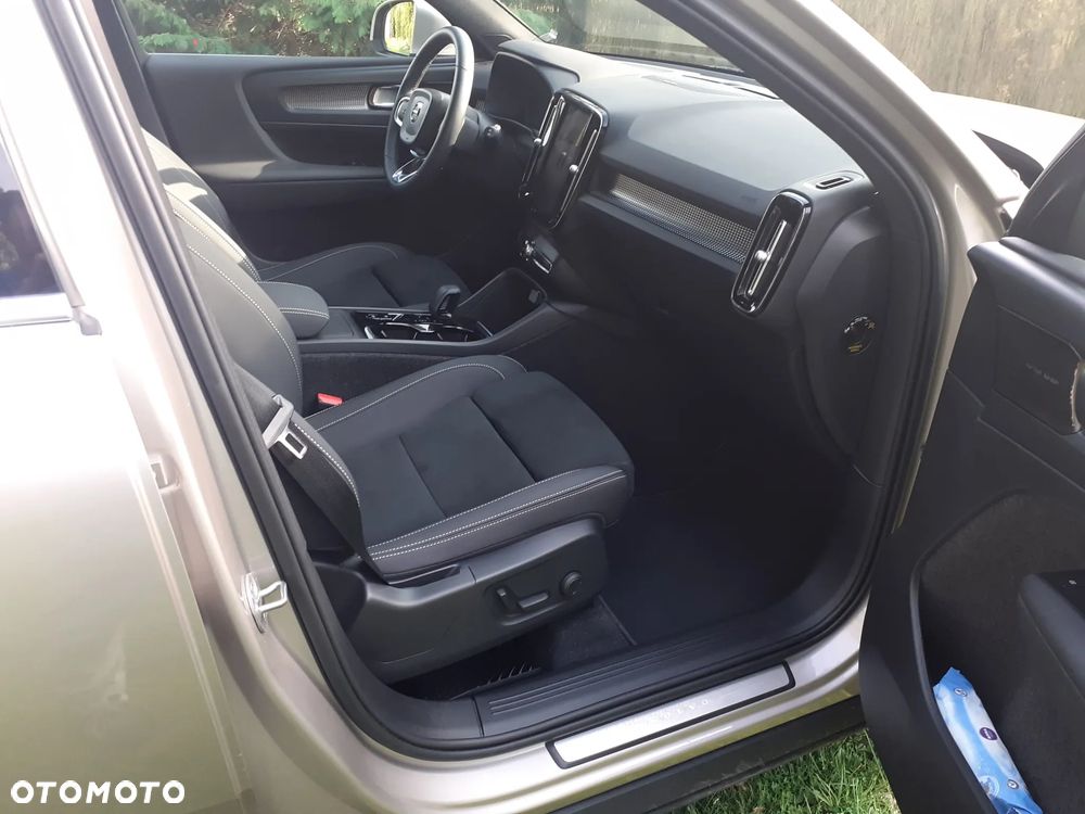 Volvo XC 40 B3 Plus Dark - 10