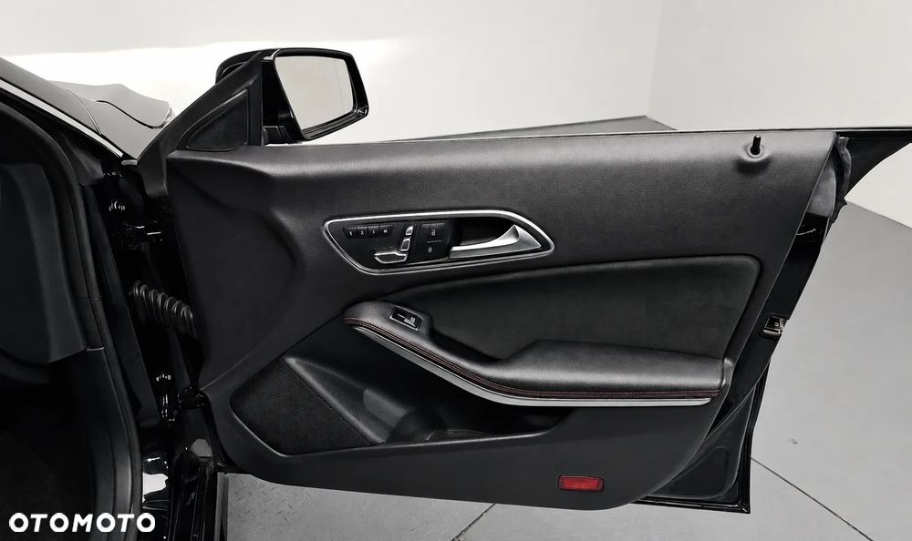 Mercedes-Benz CLA 250 AMG Line 7G-DCT - 14