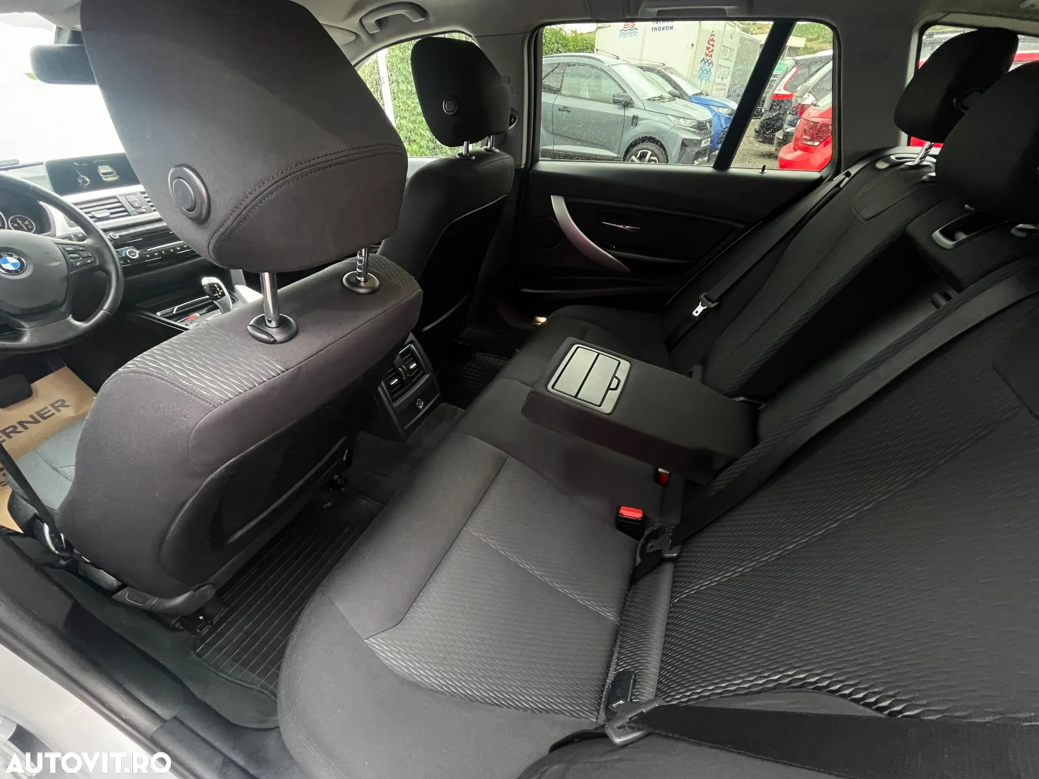 BMW Seria 3 318d Touring Aut. - 16