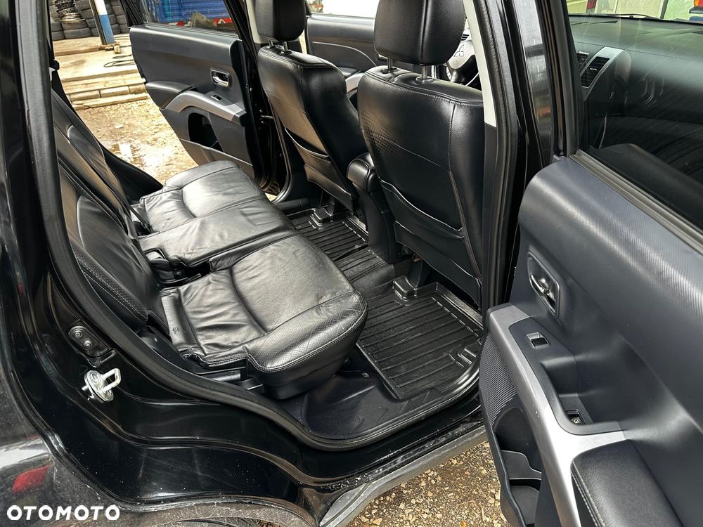 Mitsubishi Outlander 2.0 DID Instyle NAVI - 13