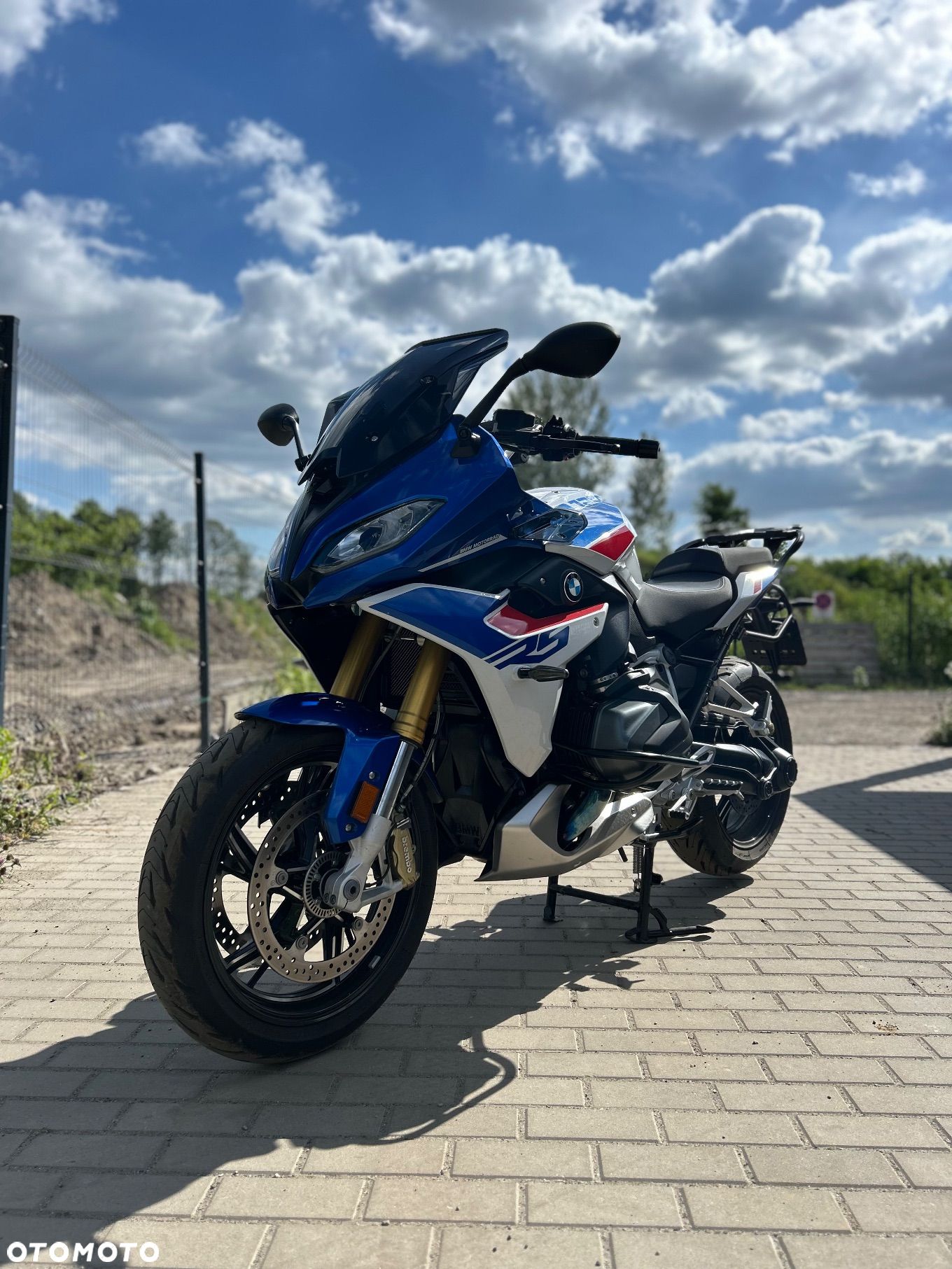 BMW R - 1