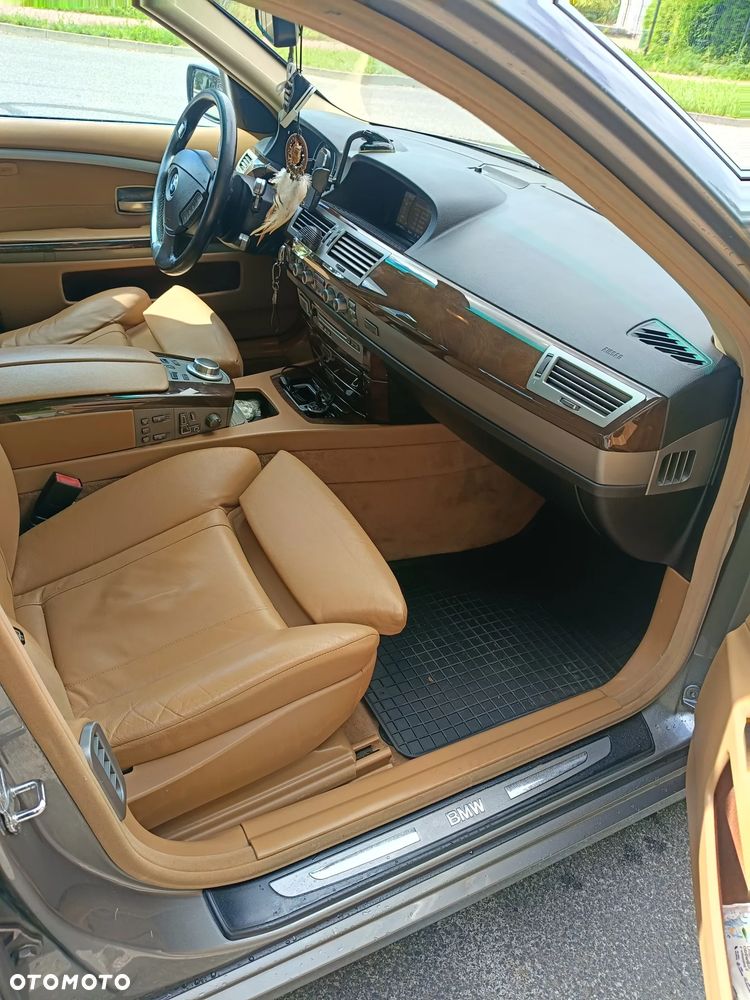 BMW Seria 7 750i L - 5