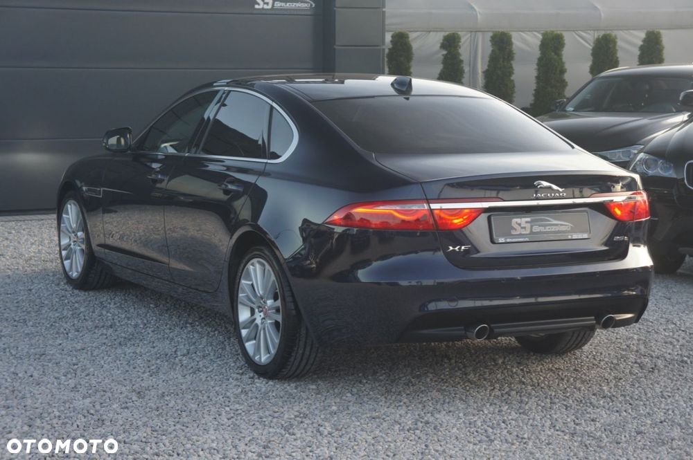 Jaguar XF - 7