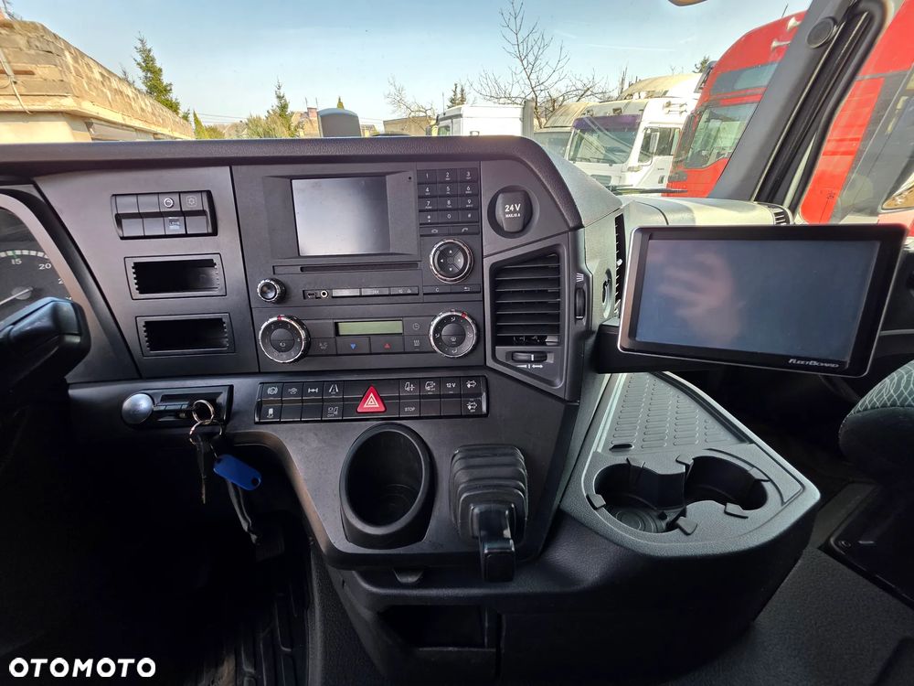 Mercedes-Benz ANTOS - 11