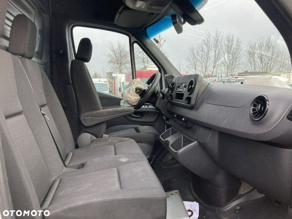 Mercedes-Benz Sprinter - 10