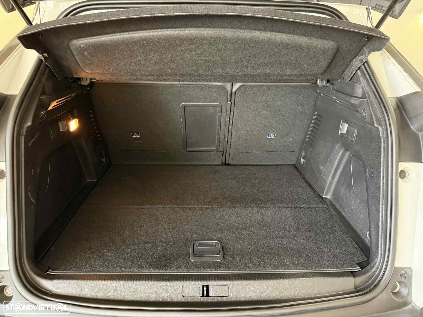 Peugeot 3008 1.6 Hybrid Allure e-EAT8 - 26