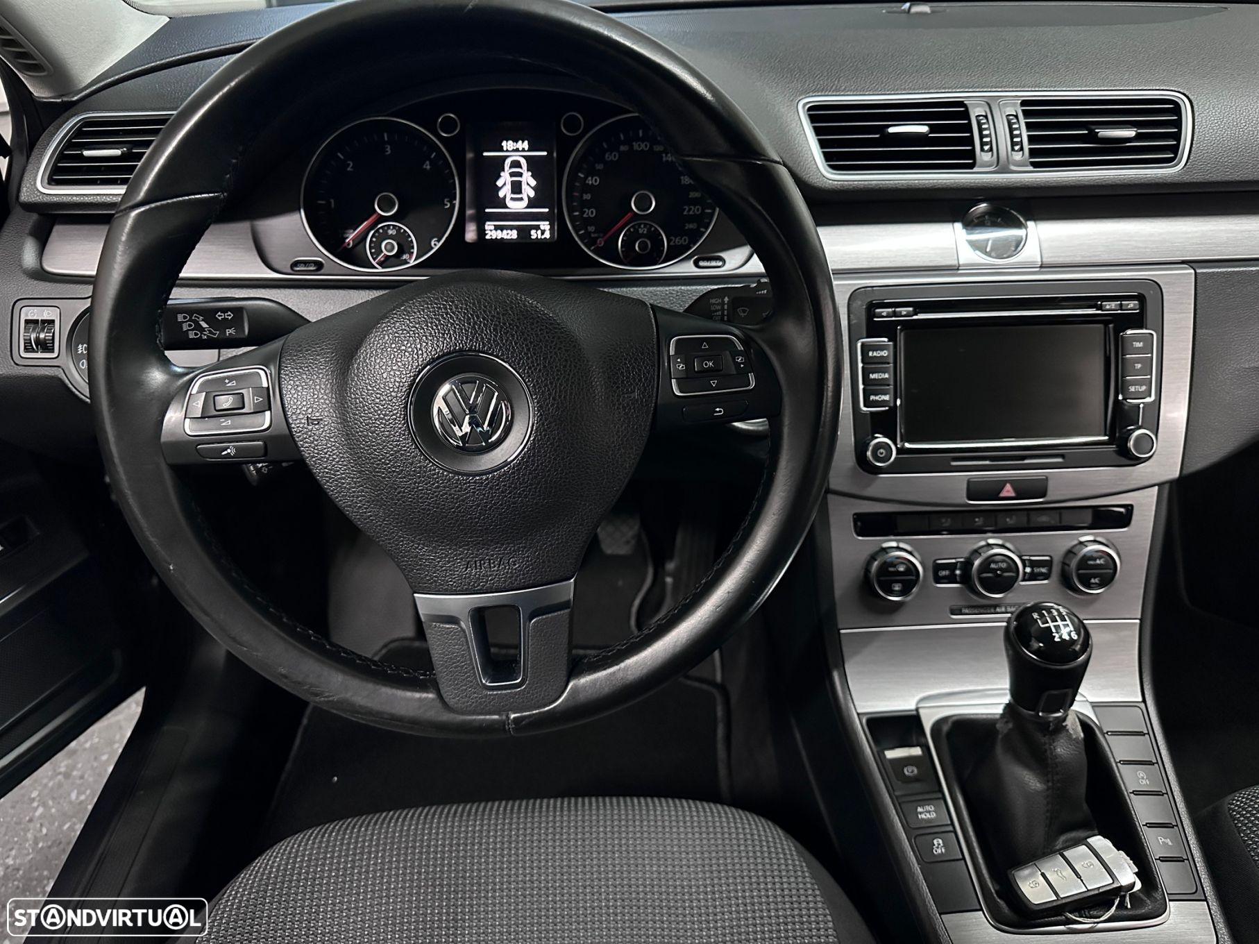 VW Passat 1.6 TDI Confortline - 17