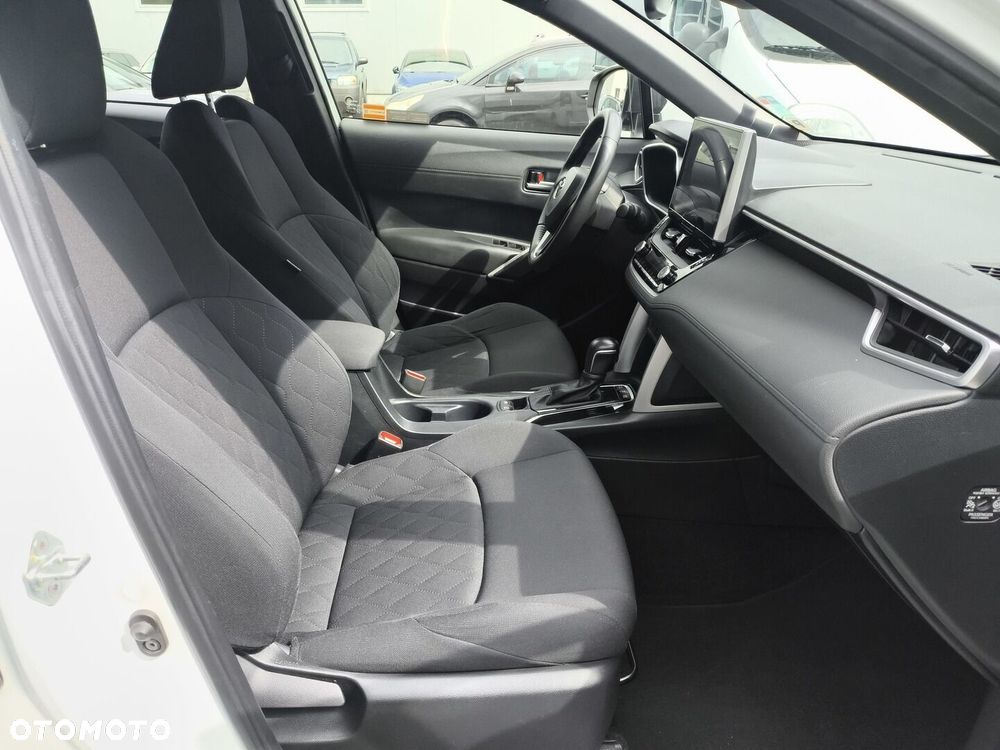 Toyota Corolla Cross - 10
