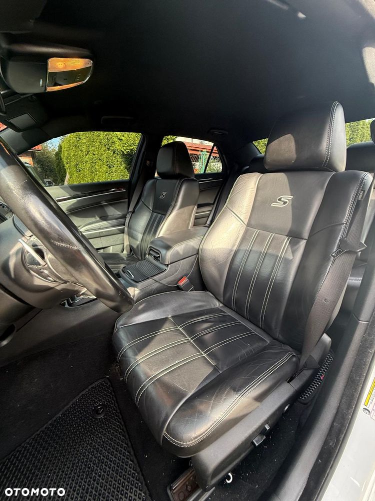 Chrysler 300s - 14
