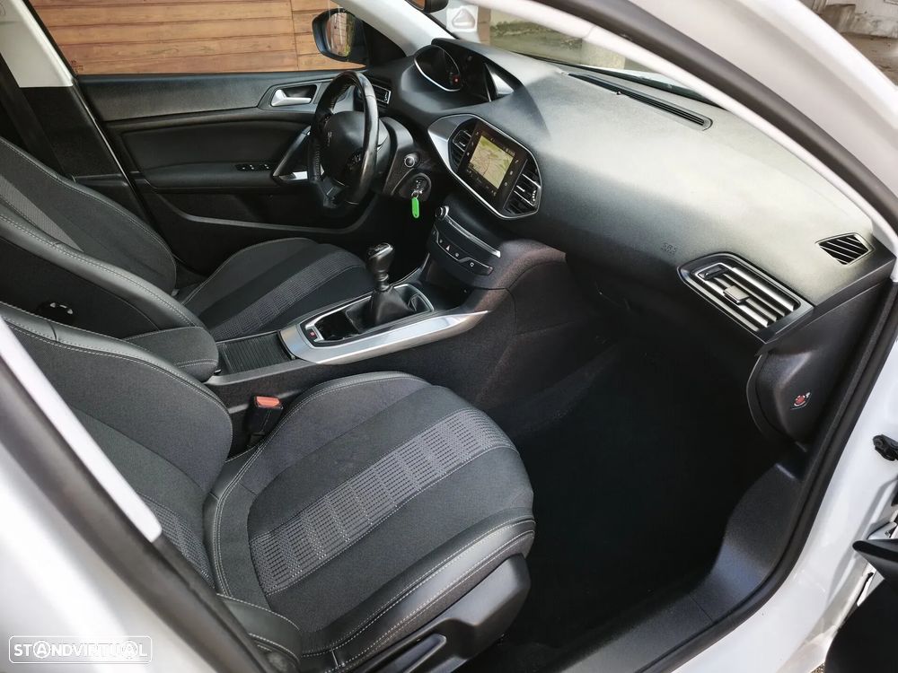 Peugeot 308 PureTech 130 Allure Pack - 18