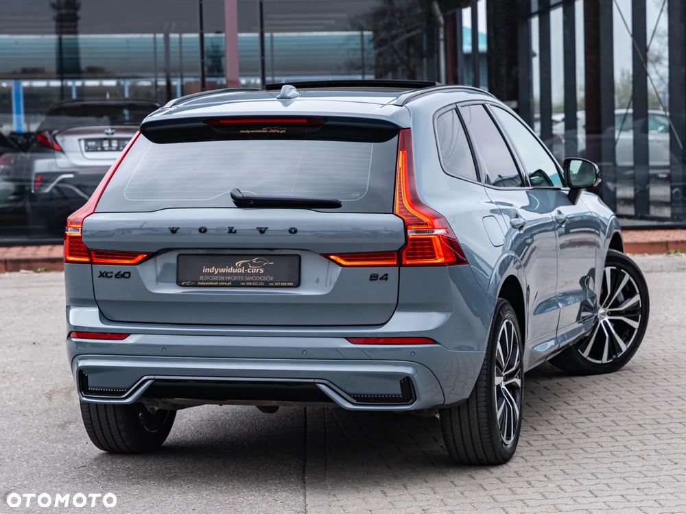 Volvo XC 60 B4 D Plus Dark - 2