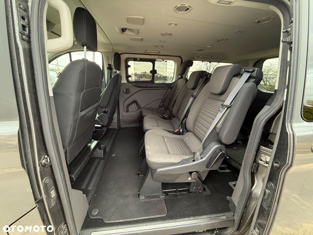 Ford Tourneo Custom 320 L1H1 VA Autm Titanium - 19