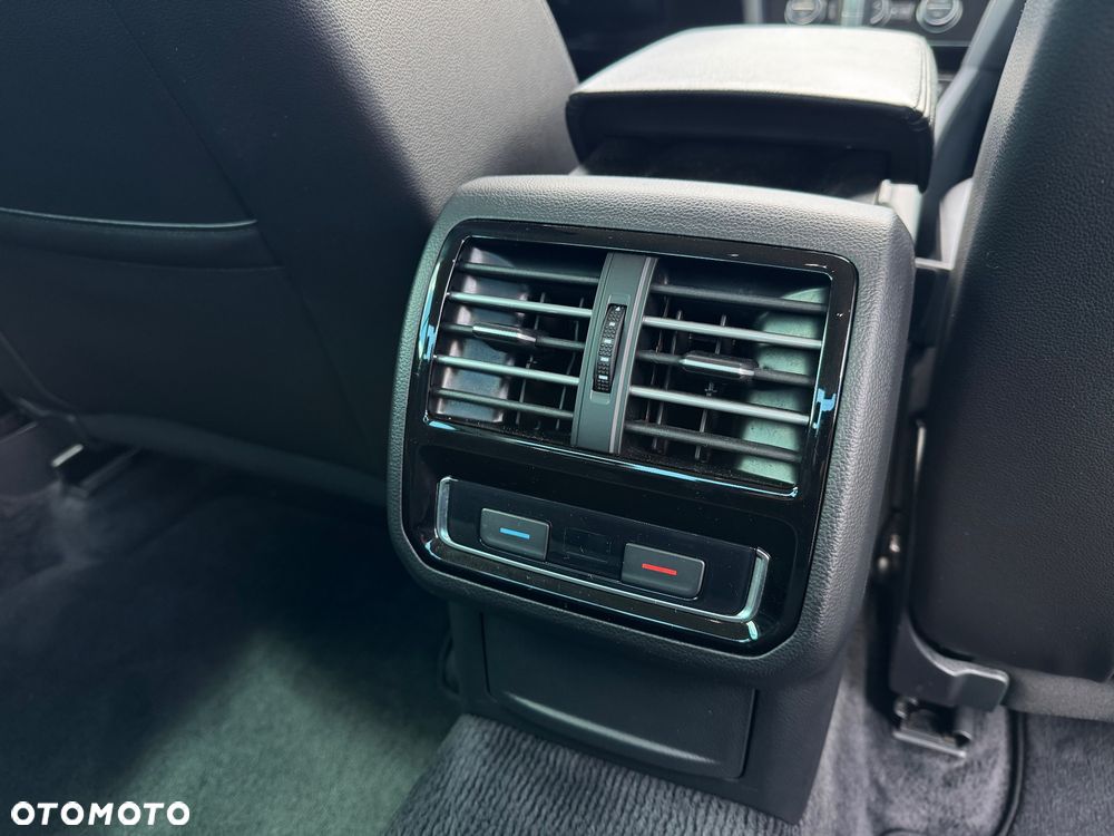 Volkswagen Passat - 28