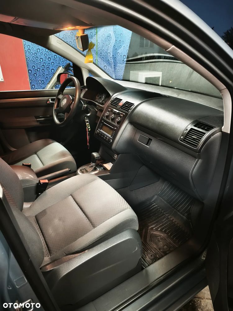 Volkswagen Touran 1.6 FSI Automatik Goal - 9