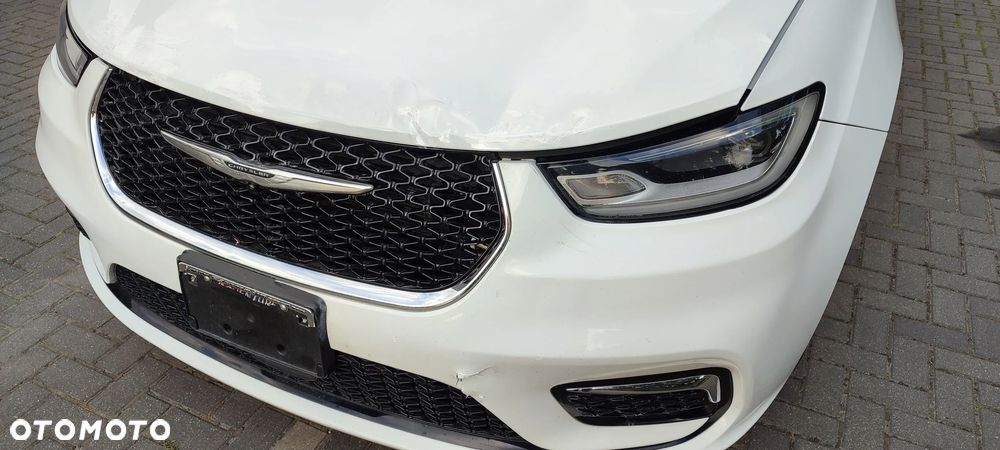 Chrysler Pacifica - 11
