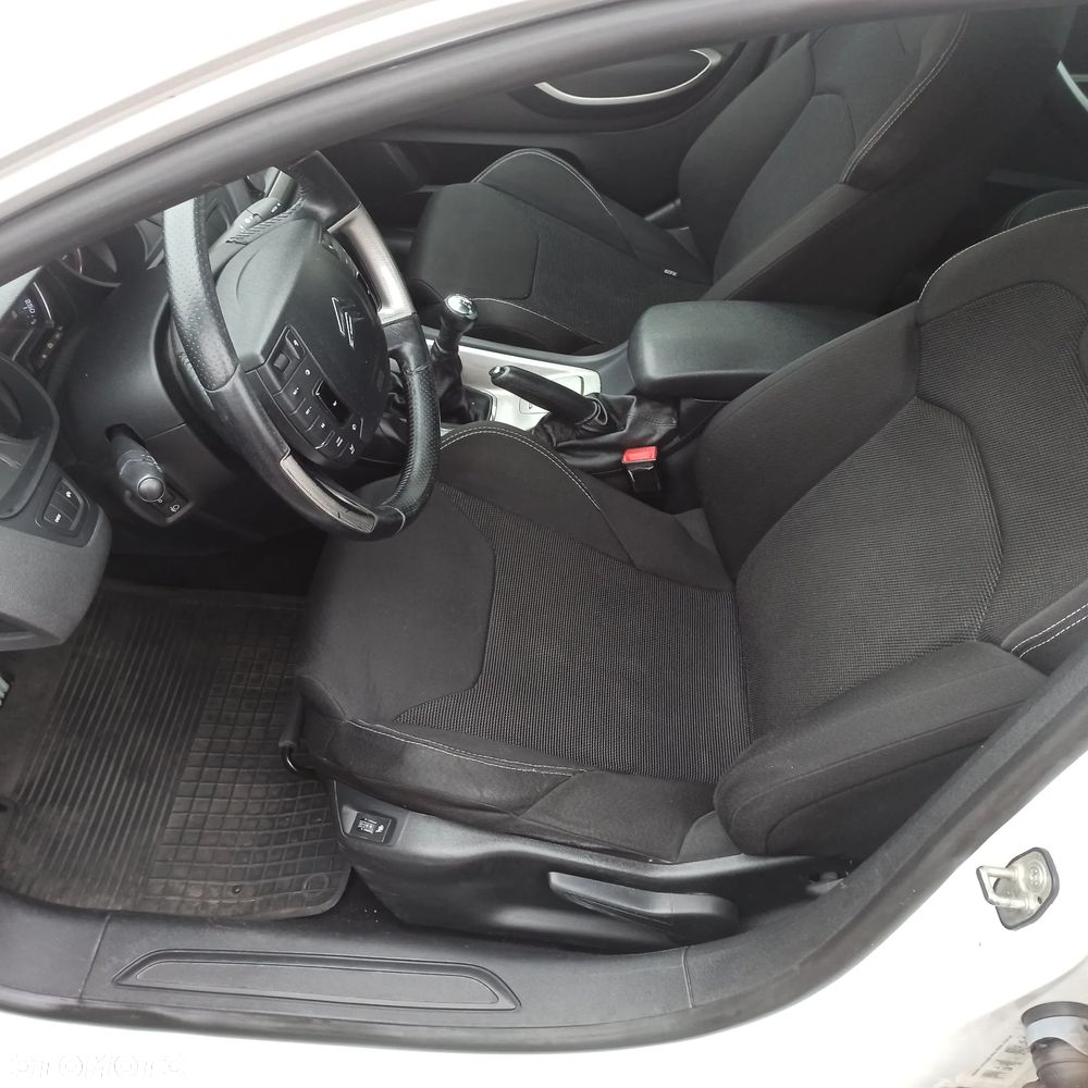 Citroën C5 HDi 110 Style - 8