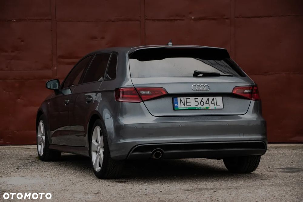 Audi A3 Sportback 1.6 TDI (clean diesel) S tronic S line Sportpaket - 4