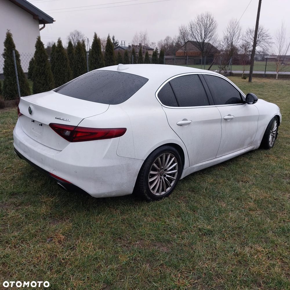 Alfa Romeo Giulia 2.0 Turbo TI Q4 - 14
