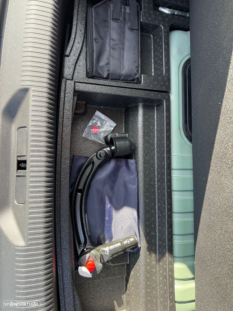 Peugeot e-308 Allure - 34